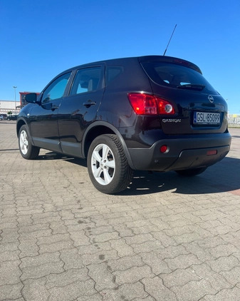 Nissan Qashqai cena 27499 przebieg: 148500, rok produkcji 2010 z Słupsk małe 137